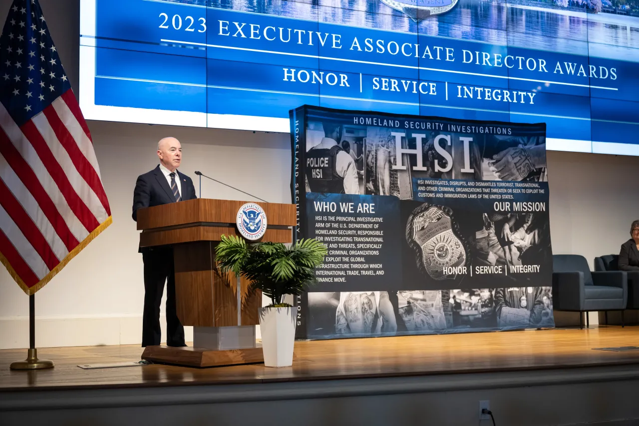Image: DHS Secretary Alejandro Mayorkas Delivers Remarks at Annual HSI EAD Award Ceremony (002)