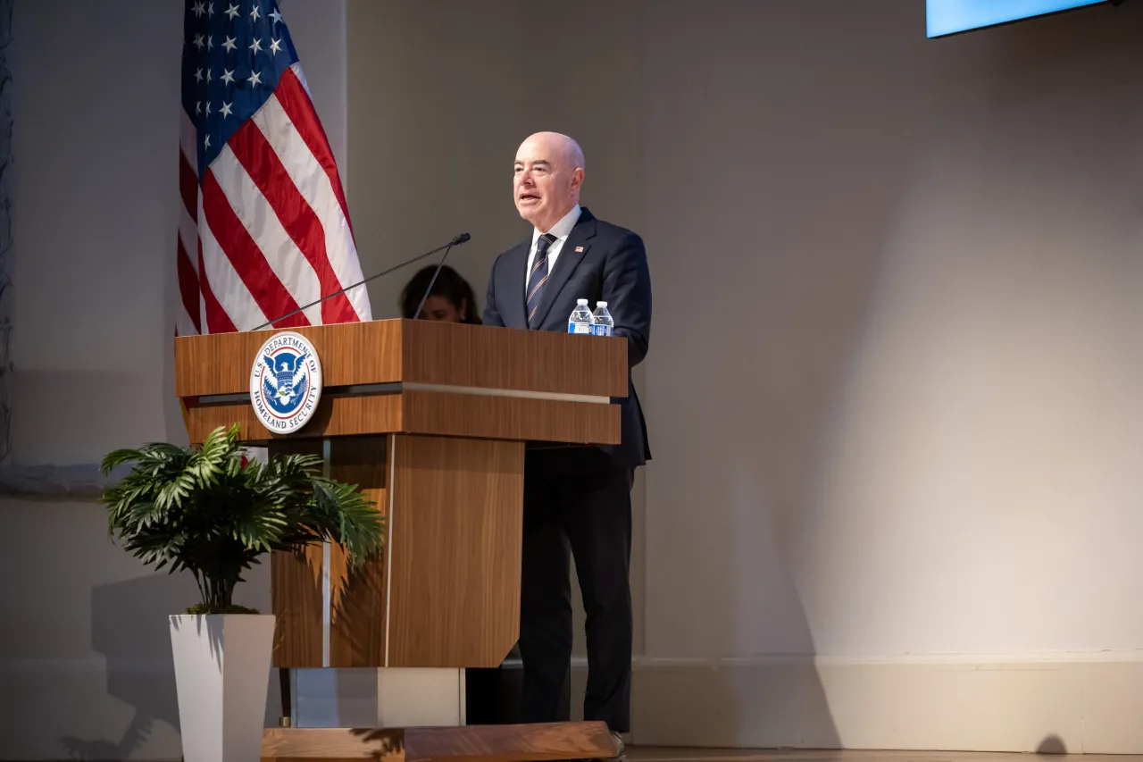 Image: DHS Secretary Alejandro Mayorkas Delivers Remarks at Annual HSI EAD Award Ceremony (012)
