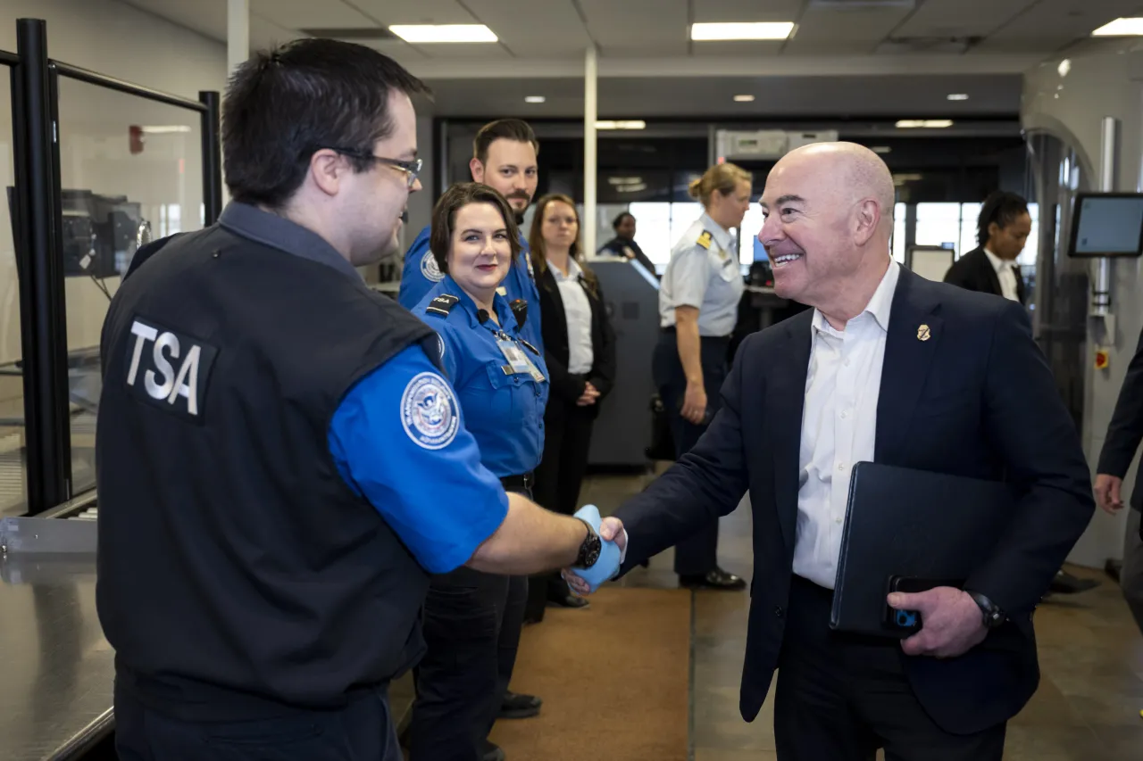 Image: DHS Secretary Alejandro Mayorkas Speaks with TSA Employees  (015)