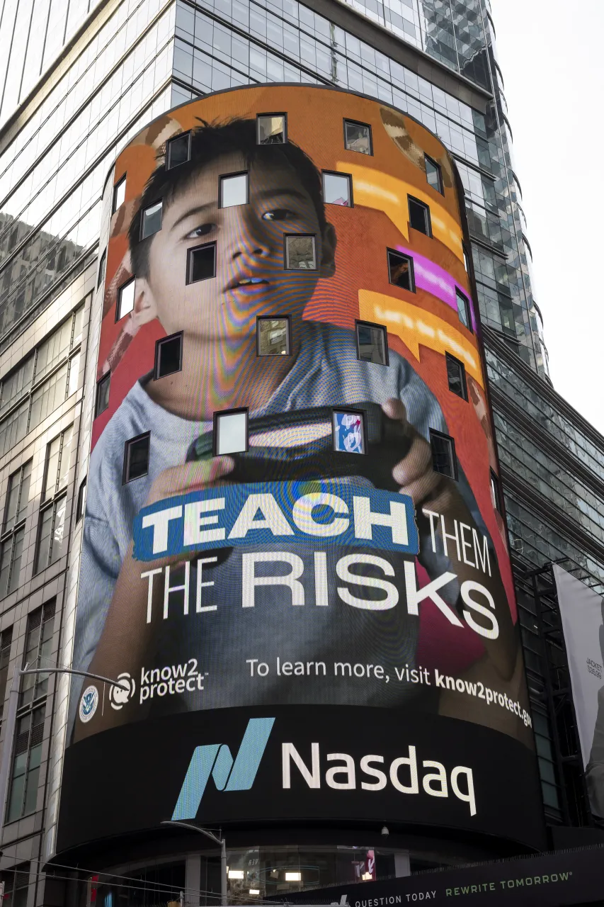 Image: DHS Secretary Alejandro Mayorkas Views the Know2Protect Billboard in Times Square (003)