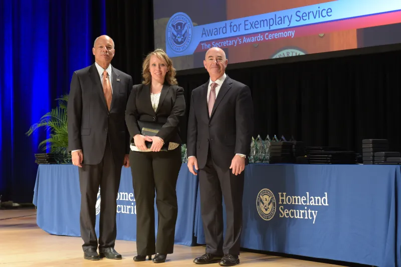 The Secretary's Exemplary Service Award 2015 - Victoria Back