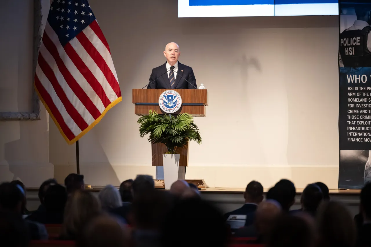 Image: DHS Secretary Alejandro Mayorkas Delivers Remarks at Annual HSI EAD Award Ceremony (007)