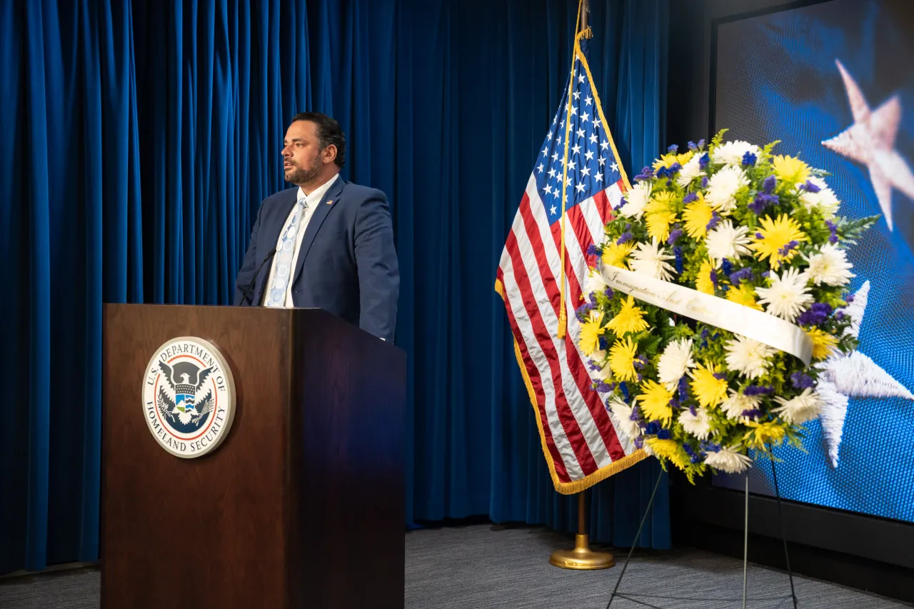 Image: DHS Secretary Alejandro Mayorkas Attends ICE Valor Memorial and Wreath Laying (003)