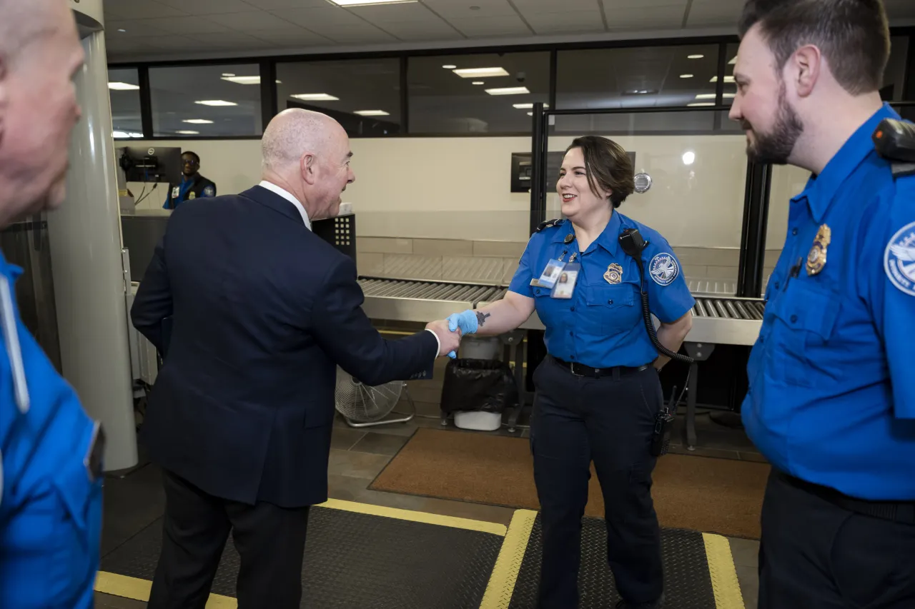 Image: DHS Secretary Alejandro Mayorkas Speaks with TSA Employees  (014)