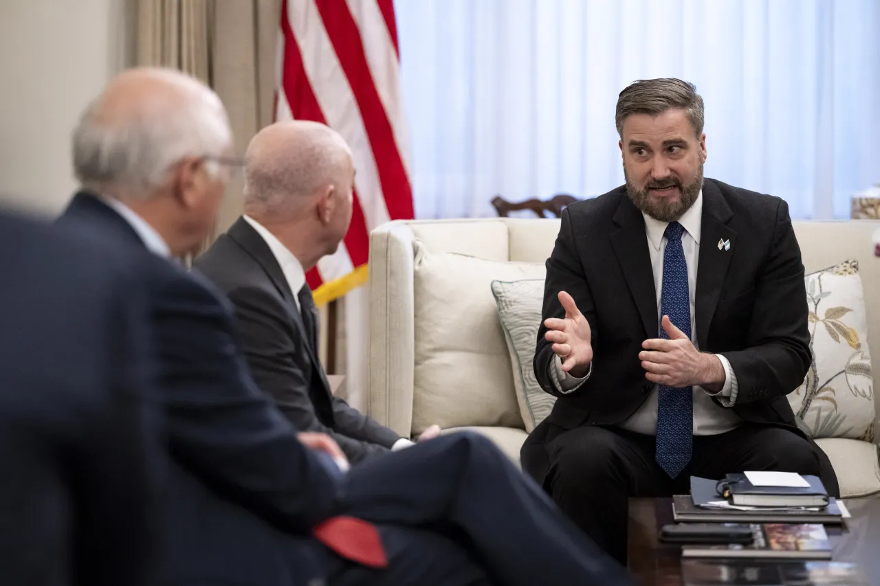 Image: DHS Secretary Alejandro Mayorkas Meets with Ambassador Tobin Bradley (020)