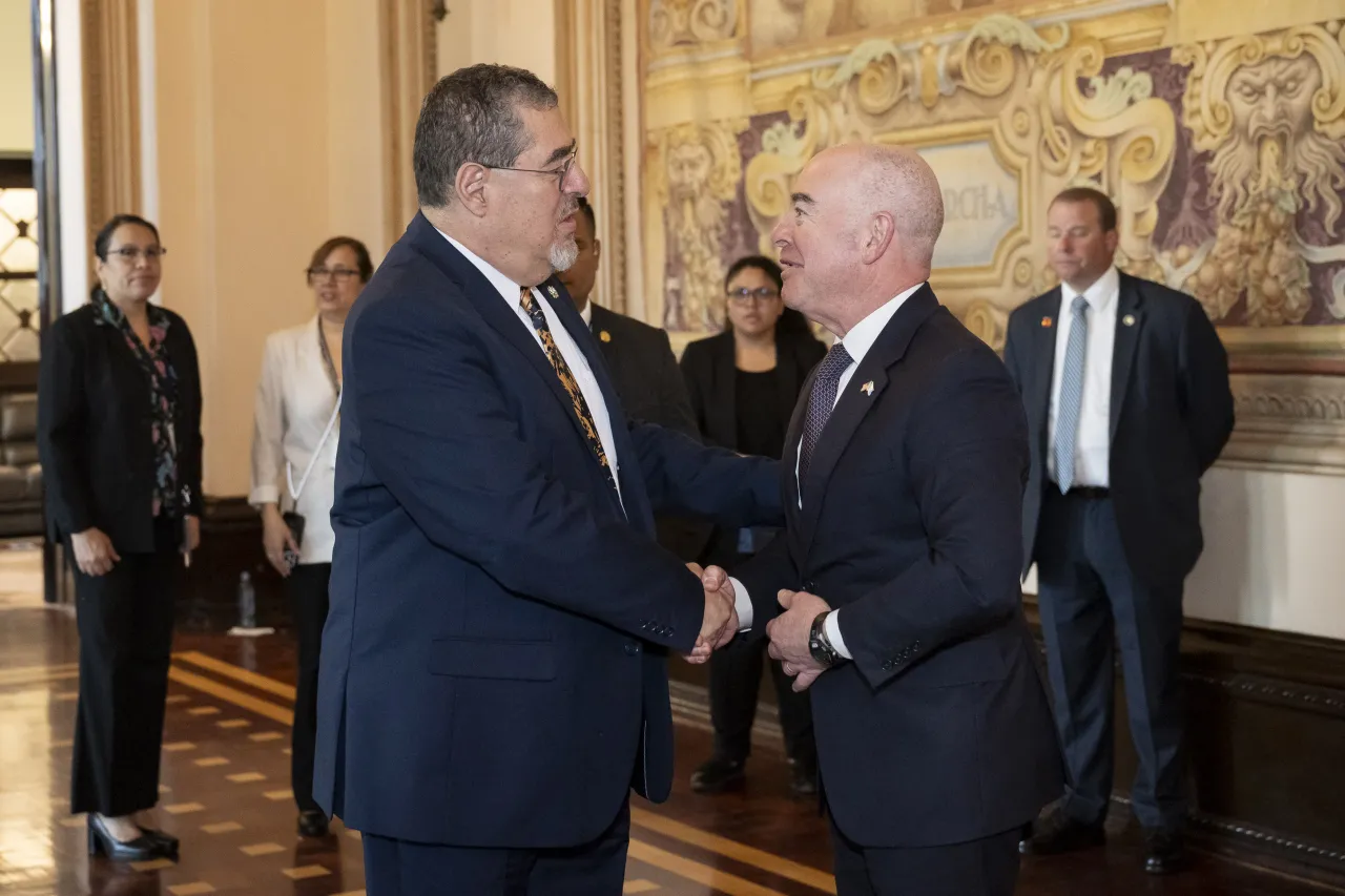Image: DHS Secretary Alejandro Mayorkas Participates in a Bilateral Meeting with the President of Guatemala  (035)