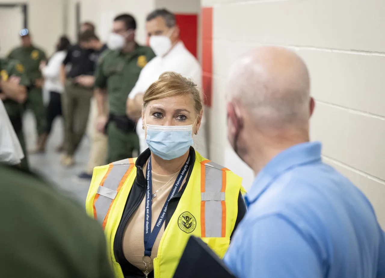 Image: DHS Secretary Alejandro Mayorkas Tours Ursula Processing Center (007)