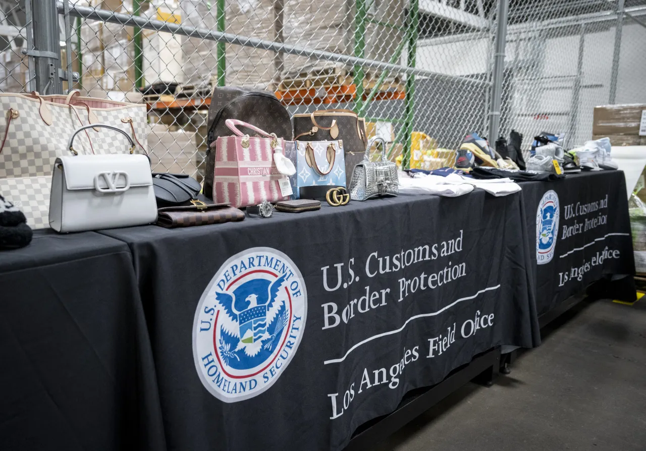 Image: DHS Secretary Alejandro Mayorkas Visits CBP CES (023)