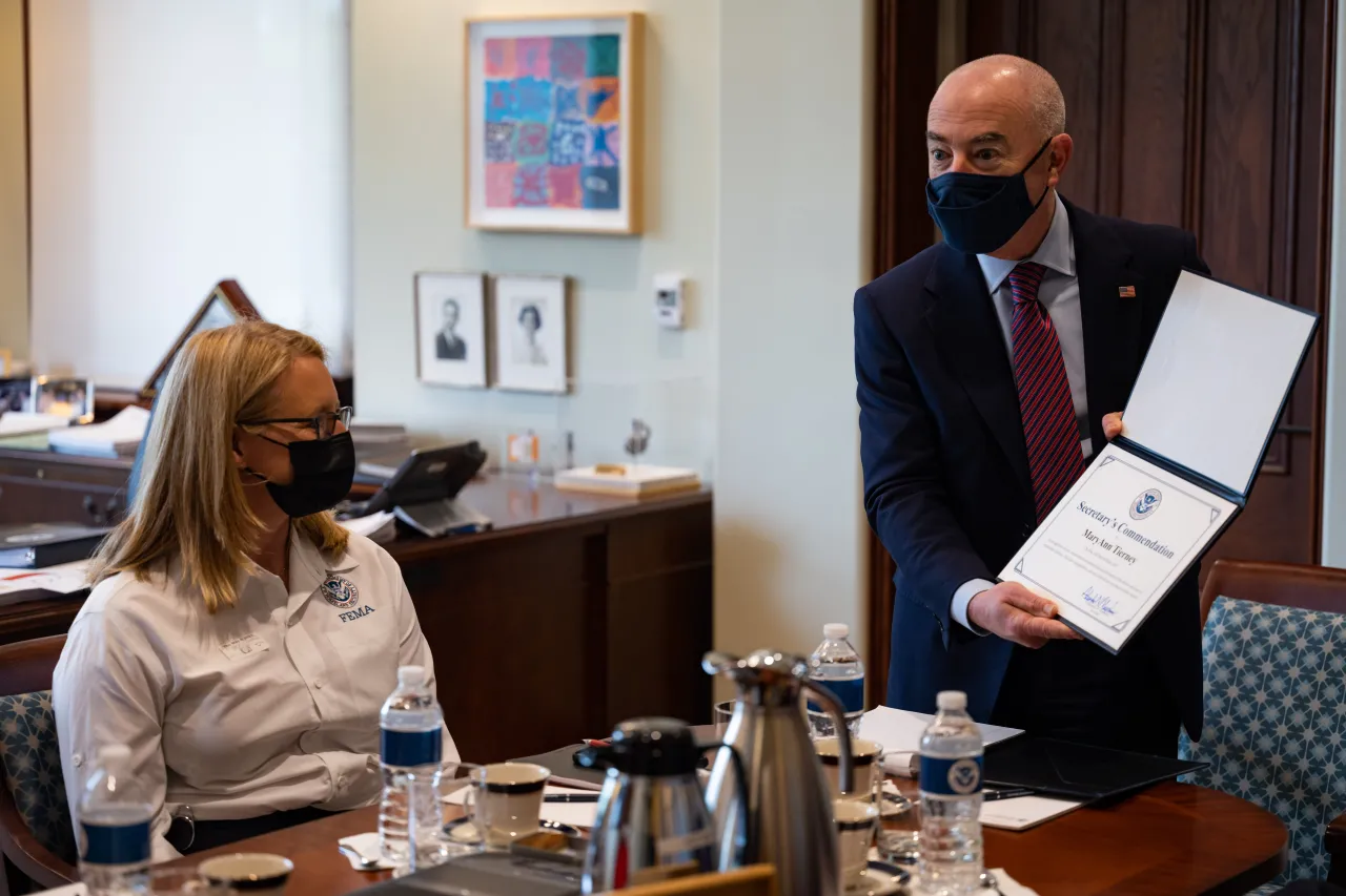 Image: DHS Secretary Alejandro Mayorkas meets with DC Mayor Muriel Bowser (09)