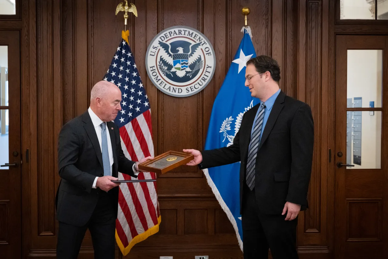 Image: DHS Secretary Alejandro Mayorkas Recognizes DHS Employees (002)