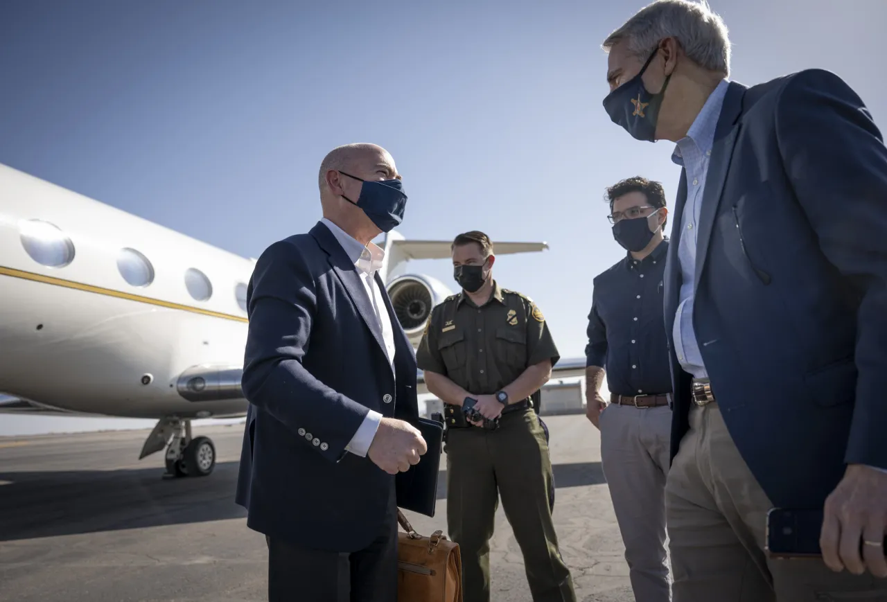 Image: DHS Secretary Alejandro Mayorkas Arrives to El Paso, TX (2)