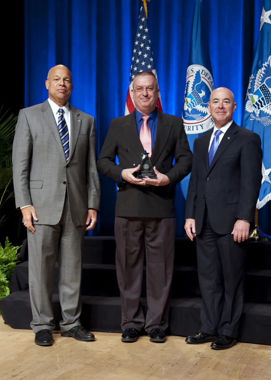 Image: Secretary's Award for Exemplary Service 2014 - Jeffrey Perkins