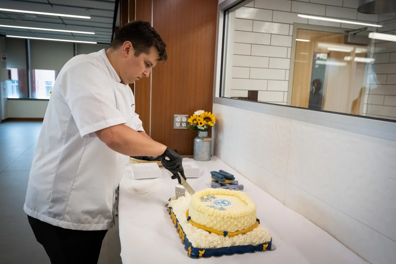 Image: DHS Deputy Secretary John Tien Participates in Navy Birthday Cake Cutting (014)