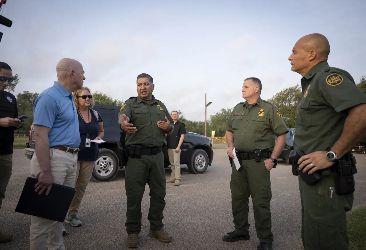 Image: DHS Secretary Alejandro Mayorkas Participates Border Tour with U.S. Border Patrol (030)