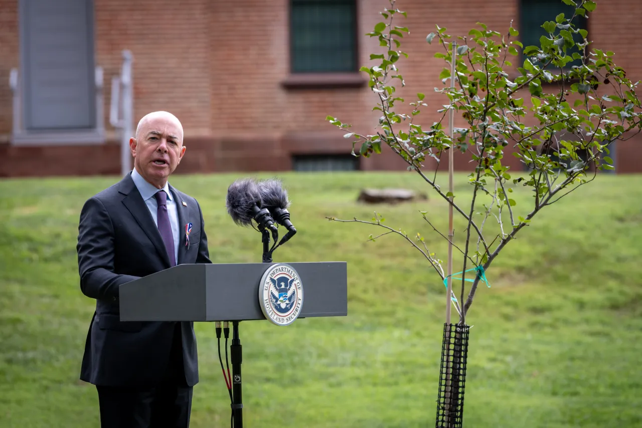 Image: DHS Secretary Alejandro Mayorkas Attends DHS HQ 9/11 Remembrance Ceremony (013)