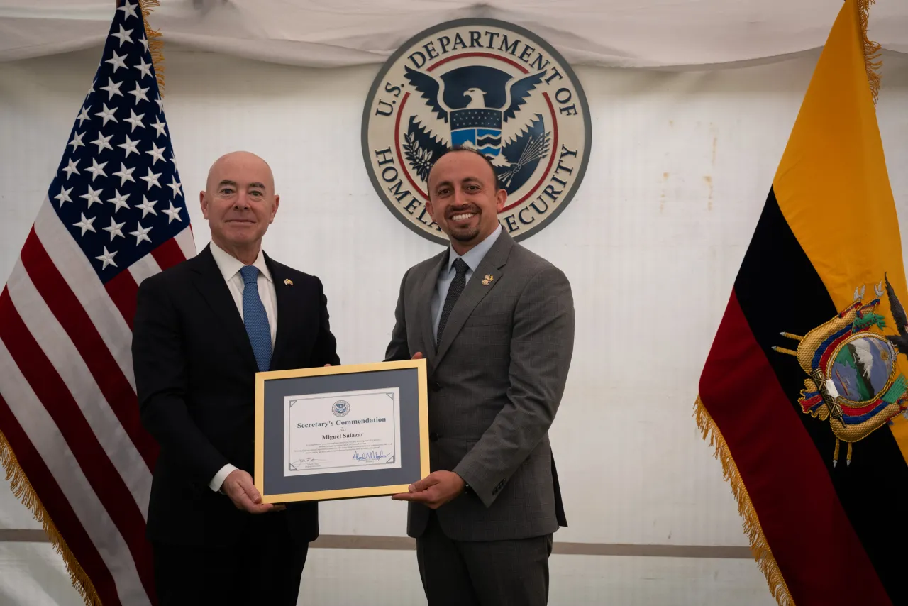 Image: DHS Secretary Alejandro Mayorkas Visits TCIU (029)