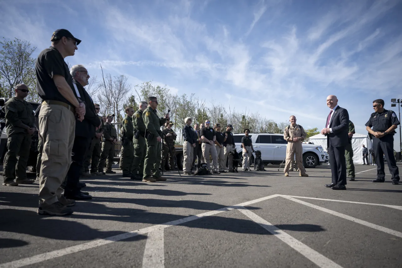 Image: DHS Secretary Alejandro Mayorkas Meets with DHS Employees (032)