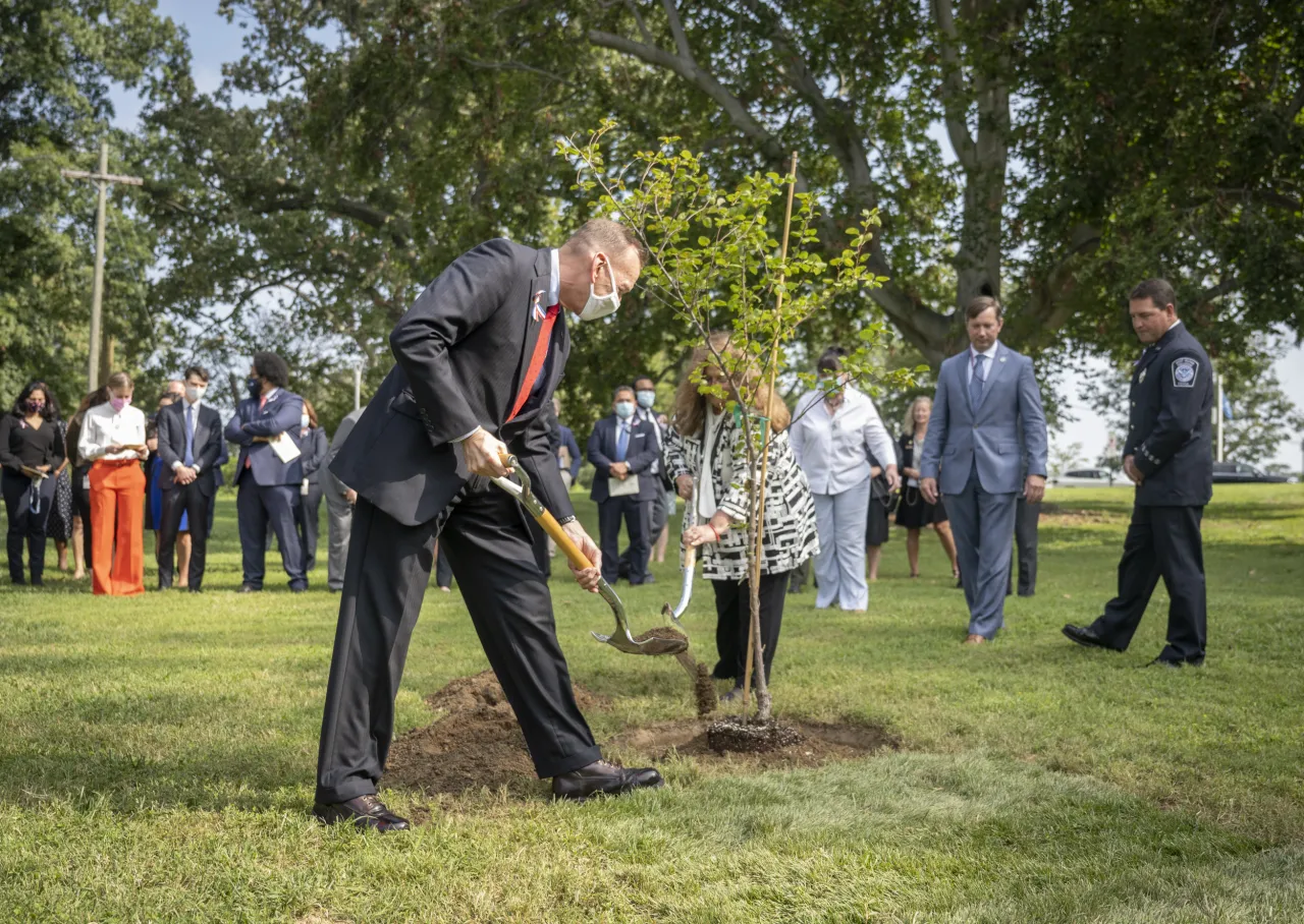 Image: DHS Secretary Alejandro Mayorkas Participates in 9/11 Tree Planting Ceremony (13)