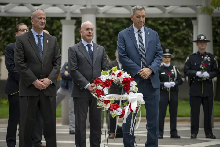Image: DHS Secretary Alejandro Mayorkas Participates in Wreath Laying Ceremony (23)