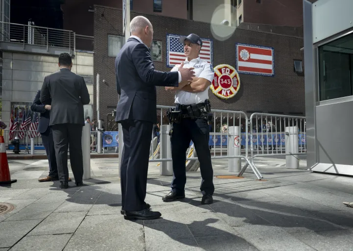 Image: DHS Secretary Alejandro Mayorkas Visits FDNY Firehouse (4)