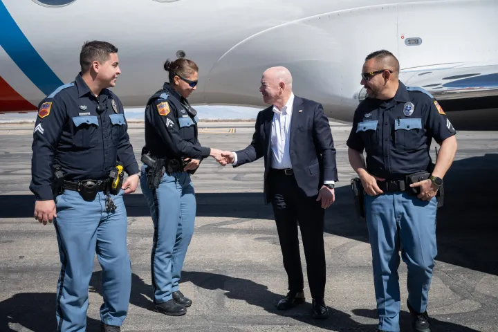 Image: DHS Secretary Alejandro Mayorkas Departs El Paso, Texas (039)