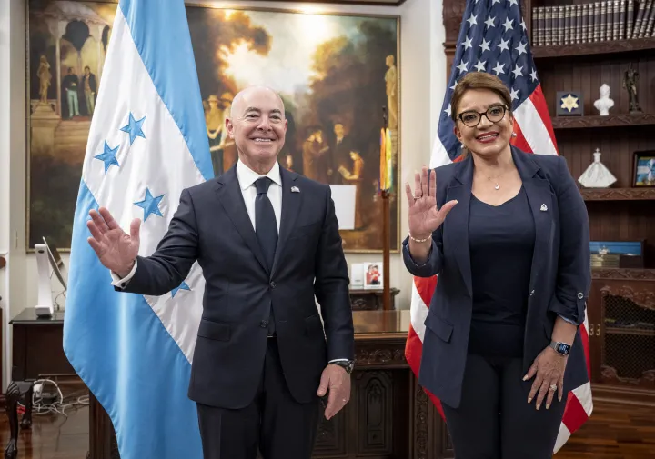 Image: DHS Secretary Mayorkas Meets President of Honduras (022)