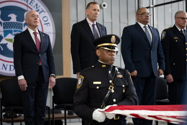 Image: DHS Secretary Alejandro Mayorkas Attends FPS Wreath Laying Ceremony (059)