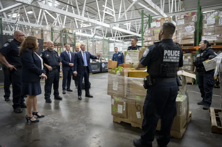 Image: DHS Secretary Alejandro Mayorkas Visits CBP CES (031)