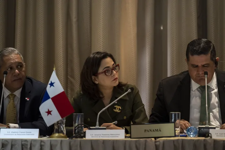 Image: DHS Secretary Alejandro Mayorkas Participates in a Trilateral Meeting with Panamanian and Columbian Officials   (054)