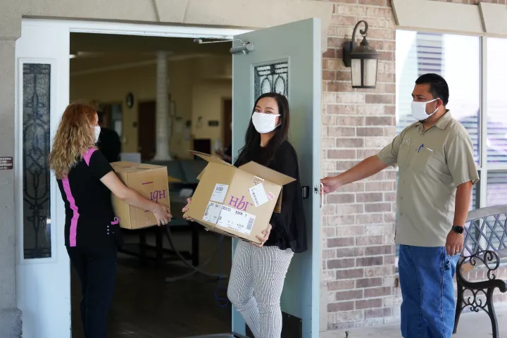 Image: PPE DELIVERY TO NURSING HOME IN AUSTIN, QTY 1000, FRONTLINE WORKERS