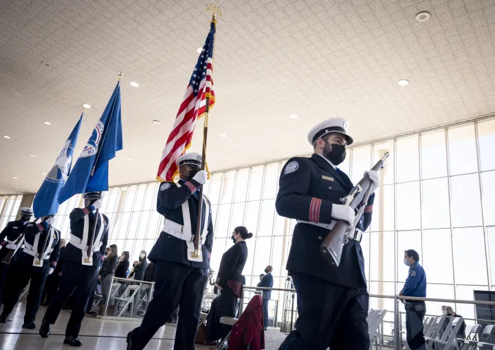 Image: TSA Agents Walk Across Reagan National Airport
