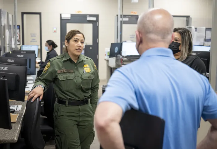 Image: DHS Secretary Alejandro Mayorkas Tours Ursula Processing Center (015)