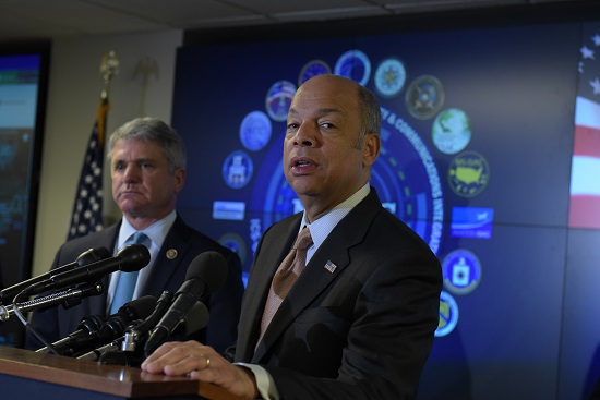 Secretary Johnson hosts Reps. McCaul and Ratcliffe at DHS' NCCIC