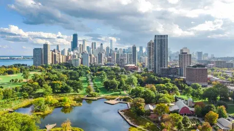 AMSC’s superconductor-based REG system enables the interconnection of urban substations and provides the flexibility needed to reroute power from one substation to another in the event of equipment failure. (Chicago skyline photo source: istockphoto)