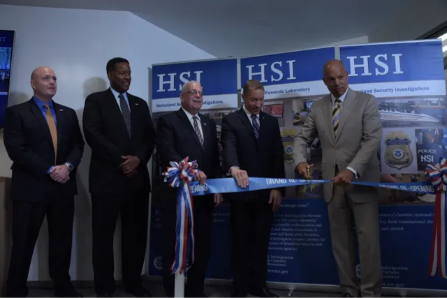 >Secretary Johnson officially unveils the renovated the ICE Homeland Security Investigations (HSI) Forensic Laboratory.