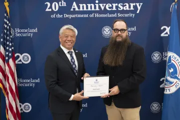 DHS Deputy Secretary John Tien with Innovation Award recipient, Joseph Lipinski.