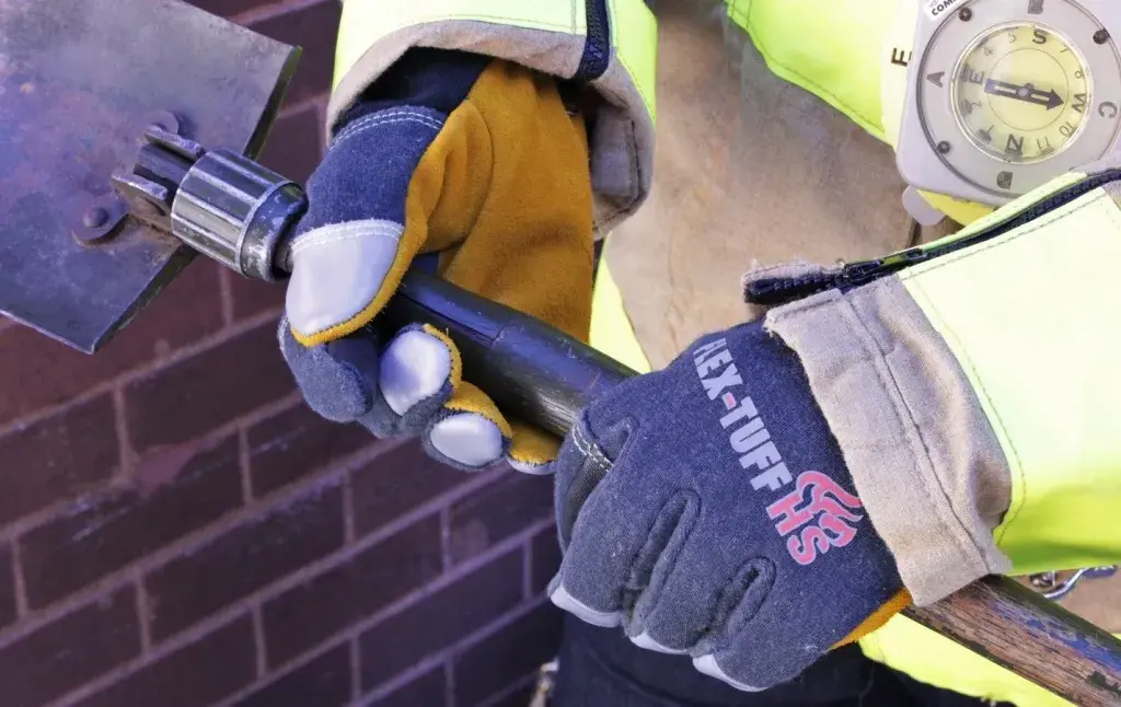 R-Tech’s Improved Structure Firefighting Glove